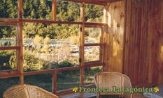 Ampliar Fotos - Caba&ntilde;as y Restaurante a orillas del R&iacute;o Espol&oacute;n - Patagonia Chile 